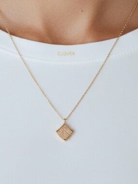 Clover Gold Pavé Pendant Necklace